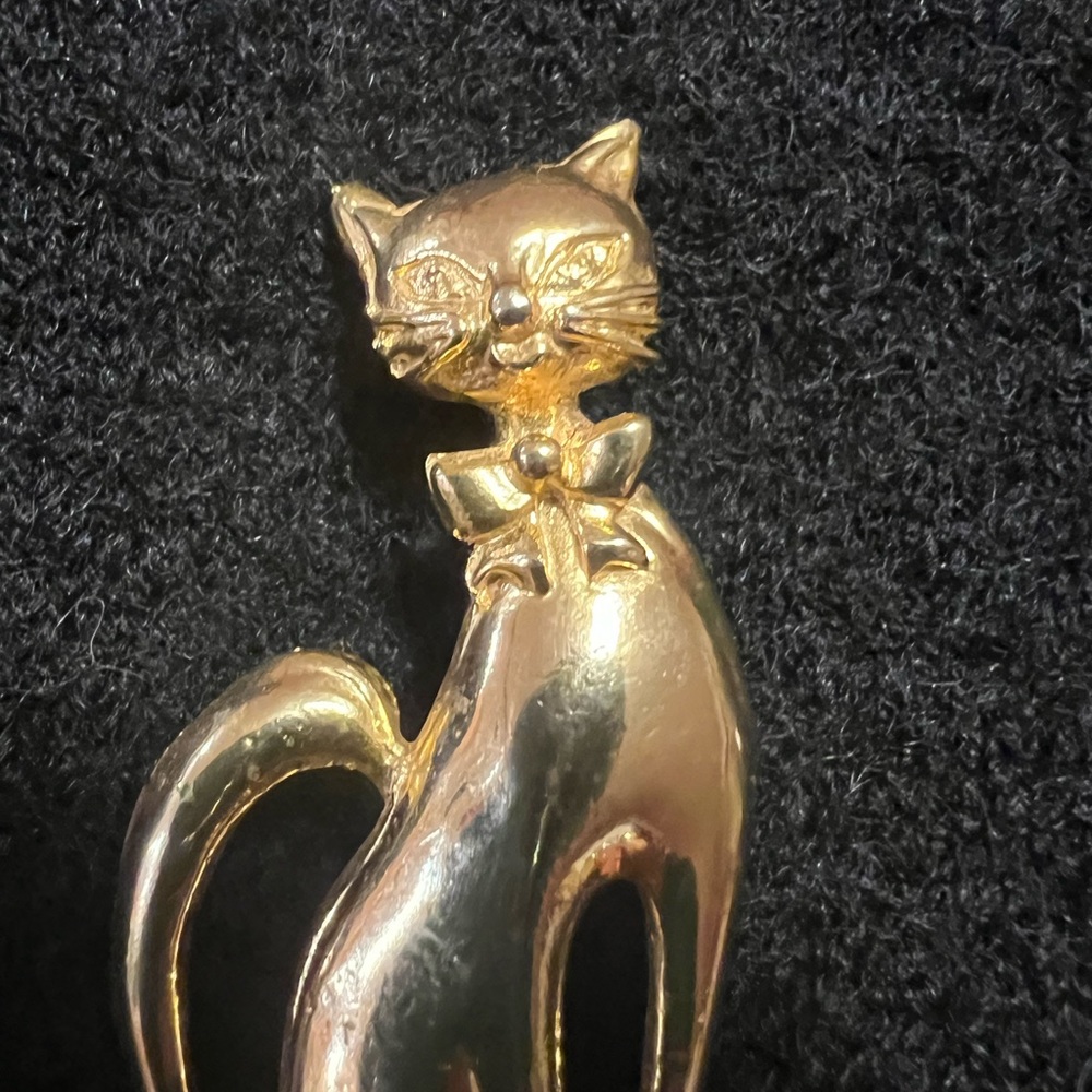 Vintage Siamese Cat with Bow Brooch Pin- Gold Tone - Picture 5 of 5